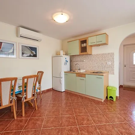 Vjera Apartment *