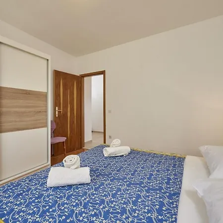 Vjera Apartment *